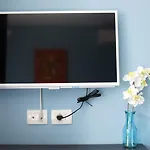 Iris *