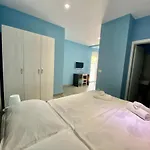 Iris דירה אומאג