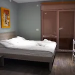 Iris *