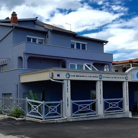 Iris * Umago